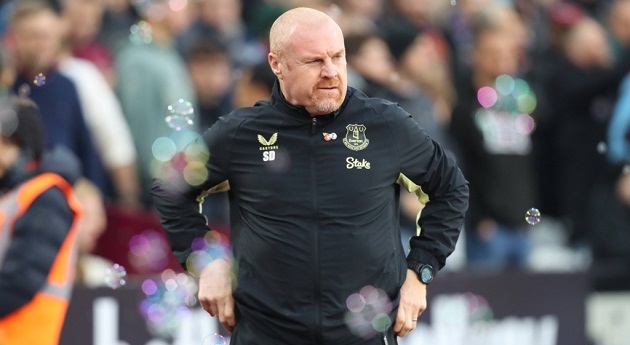 CĐV Chelsea bị chỉ trích vì hành vi "đáng xấu hổ" trước Everton