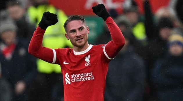 Sao Liverpool hưởng lợi nhờ 2 tuần bị treo giò