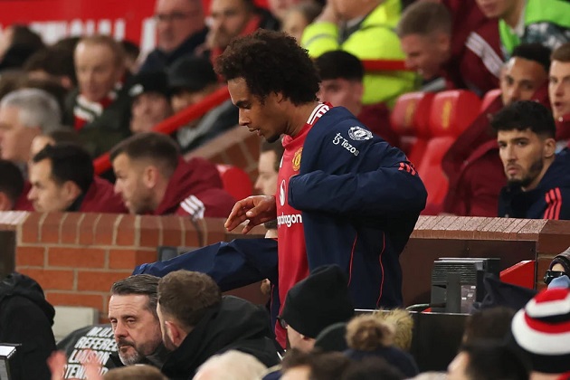Người thắng kẻ thua sau trận Man Utd 0-2 Newcastle