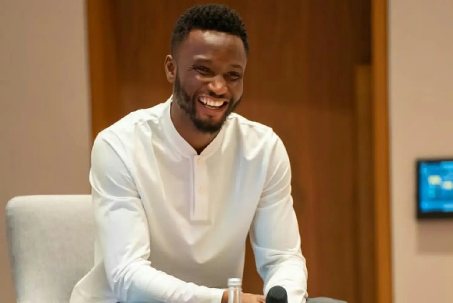 Mikel tin rằng Chelsea cần thêm 2 trung vệ.