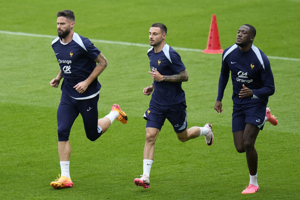 Pháp bị loại, CĐV Liverpool chỉ trích Deschamps