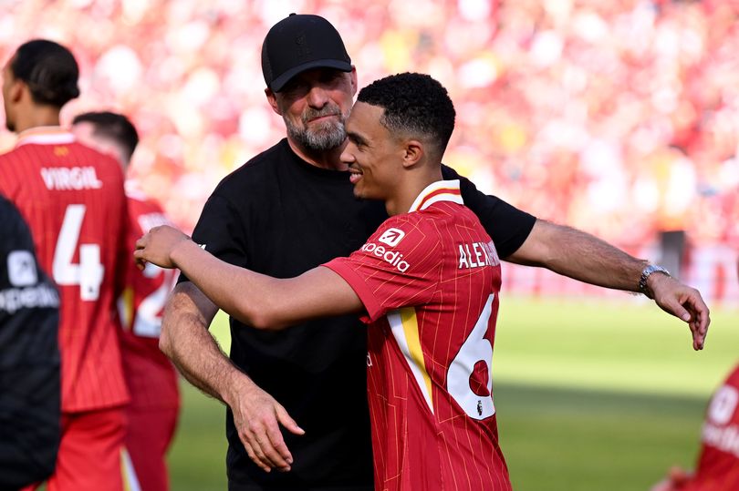 Alexander-Arnold thường được cho có thể dễ dàng chơi ở hàng tiền vệ.