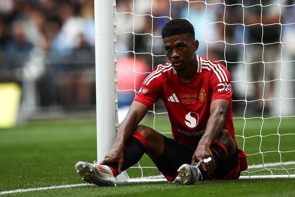 Ảnh bài viết Phản ứng của Amad sau khi ngã trong vòng cấm được khen ngợi