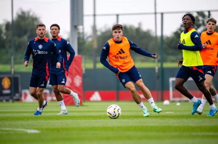 Ảnh bài viết 5 điểm nhấn trên sân tập M.U: Sancho trở lại; Buổi tập cuối cùng của Pellistri