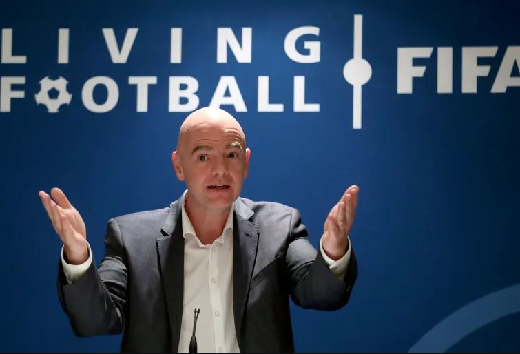 FIFA kiếm tiền từ bóng đá như thế nào?