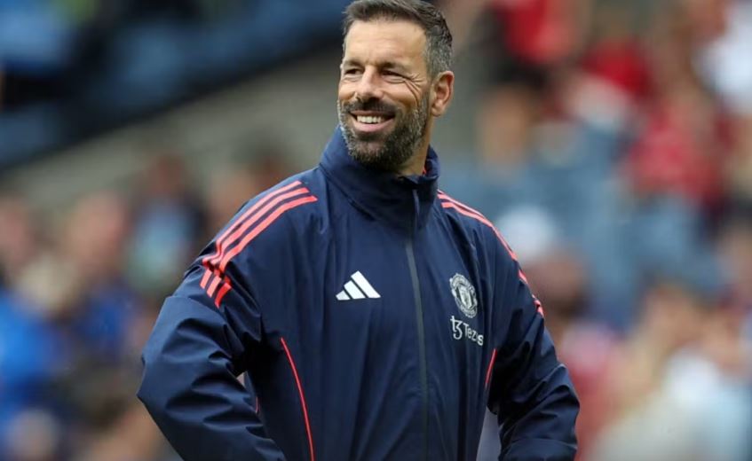 Ảnh bài viết "Tôi nghĩ Ruud van Nistelrooy sẽ là HLV của Man United vào cuối mùa giải"