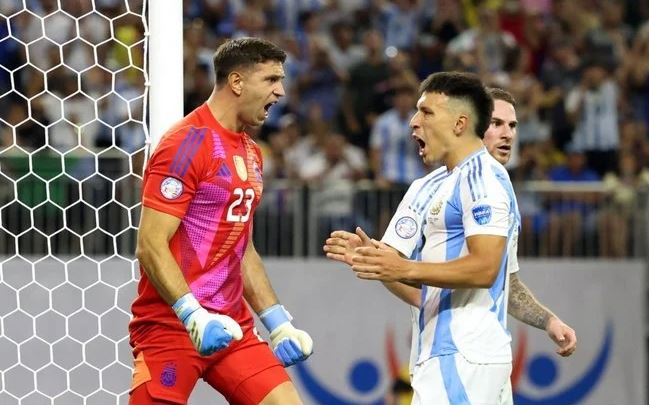 Ảnh bài viết Lisandro Martinez tỏa sáng rực rỡ ở vị trí mới lạ