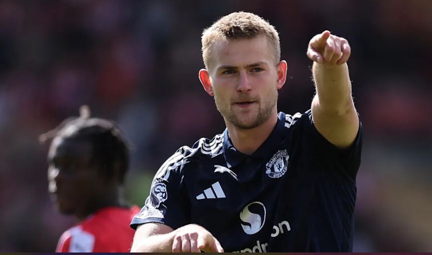Người thắng kẻ thua sau trận Southampton 0-3 M.U