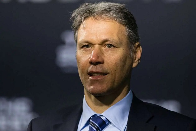 Van Basten chỉ trích những quyết định từ người đồng hương của mình.