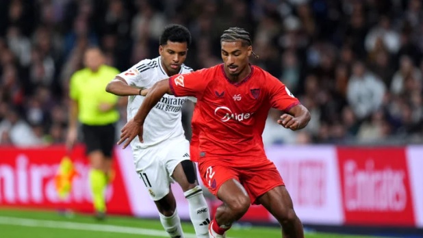 Liverpool sắp tuột mất thương vụ chất lượng, giá hời để thay thế Van Dijk