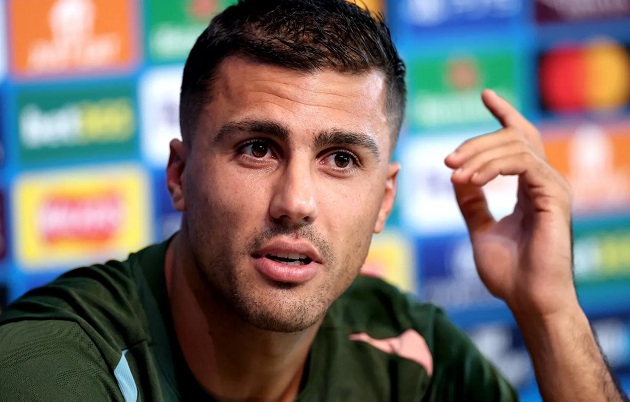 Rodri mỉa mai Ronaldo về phát ngôn Vinicius xứng đáng giành Quả bóng vàng