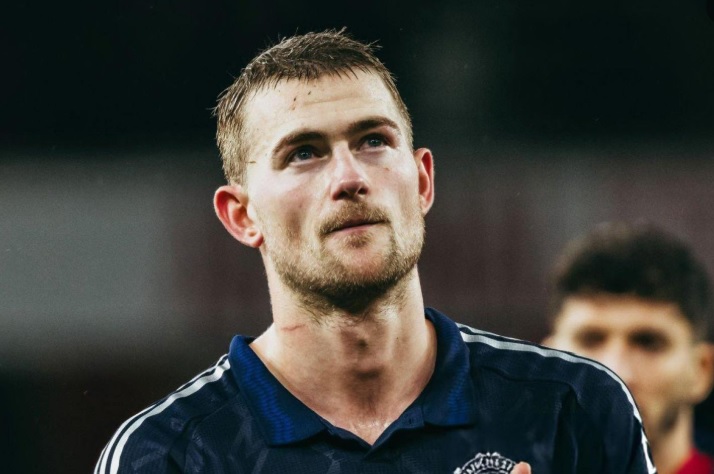 "Tôi vui vì mình đã không chuyển từ Ajax qua thẳng M.U"