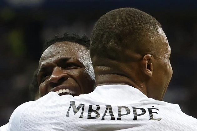 Bị treo giò, Vinicius phản ứng khi Mbappe lập hat-trick