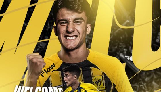 Thấy gì từ việc Al-Ittihad mua được sao sáng của Barcelona?