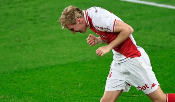 Ảnh bài viết Cầu thủ Arsenal bán với giá chỉ 4 triệu bảng lập 2 hat-trick trong 2 tuần