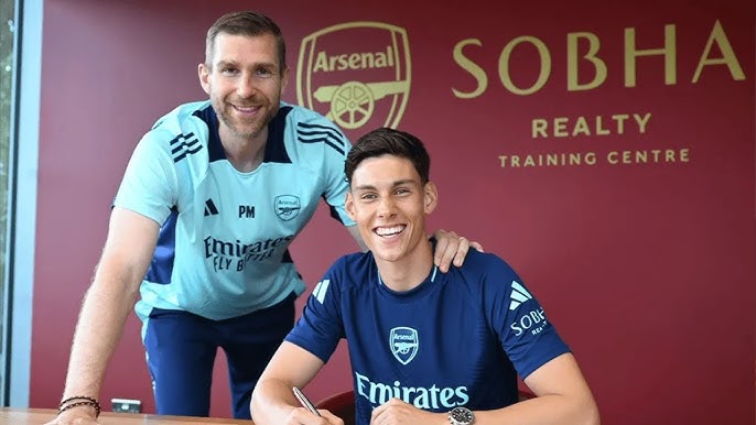 Một ngày trong cuộc sống của thủ môn Arsenal