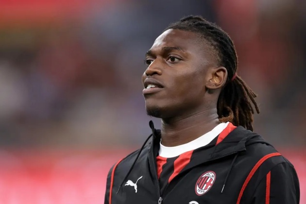 Barcelona theo sát Rafael Leao giữa khủng hoảng ở AC Milan
