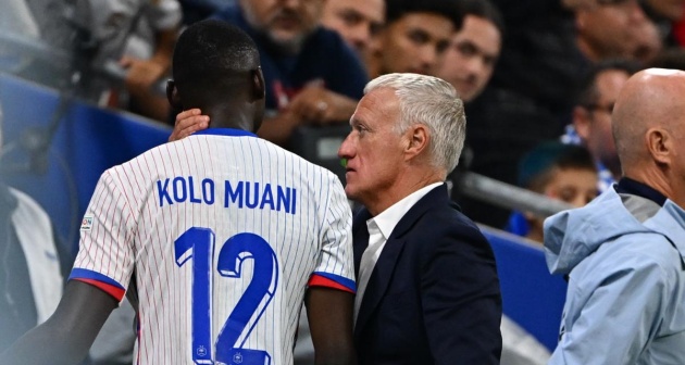 Deschamps thành tâm điểm tranh cãi với Kolo Muani