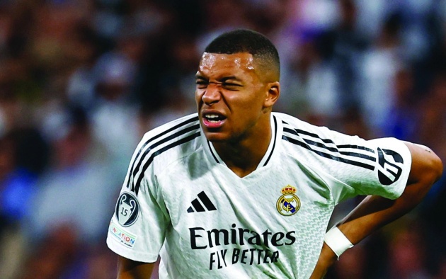 Số 9 ngày càng ám ảnh Mbappe 
