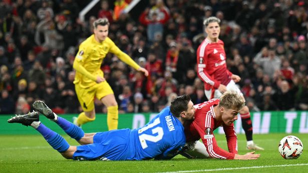 HLV Amorim bất ngờ chê Hojlund, fan Man Utd liền phản ứng