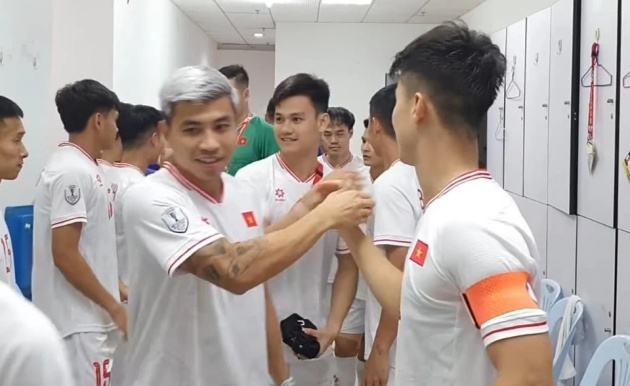 Hình ảnh đặc biệt của tuyển Việt Nam trước bán kết lượt đi gặp Singapore