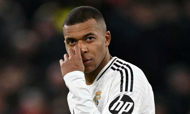 Học Neymar thất bại, Mbappe trả giá đắt