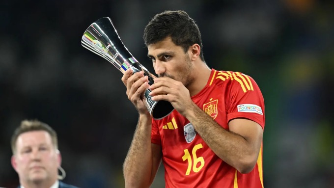 Ảnh bài viết Rodri gia nhập Real Madrid như một 'vụ nổ'