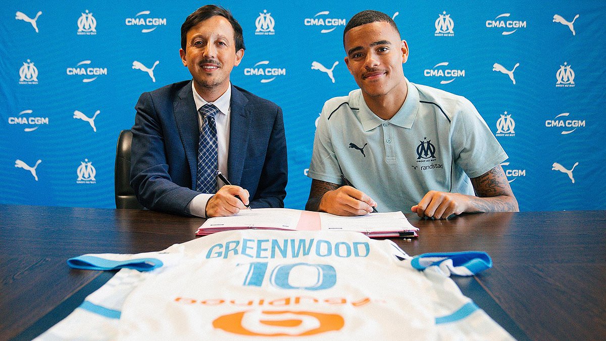 Ảnh bài viết Mason Greenwood khoác áo số 10, tạo cơn sốt ở bến đỗ mới