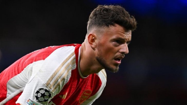 Ảnh bài viết Ngã ngửa Diogo Dalot ăn đứt Ben White