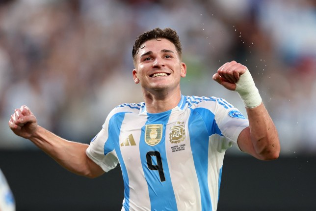 Ảnh bài viết NÓNG! Man City bán đứt Julian Alvarez, giá 77 triệu bảng