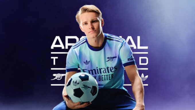 Arsenal công bố áo đấu thứ 3 quá bắt mắt