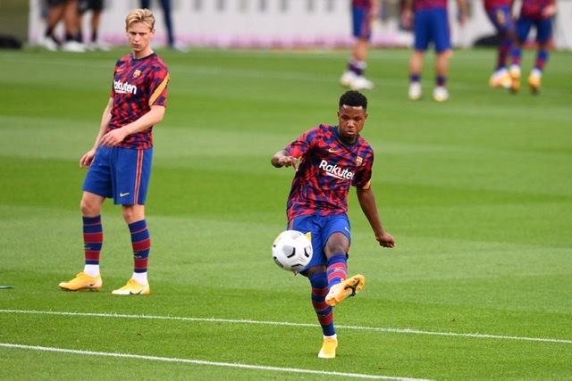 Ảnh bài viết 2 đòn giáng cùng lúc ập đến Barcelona