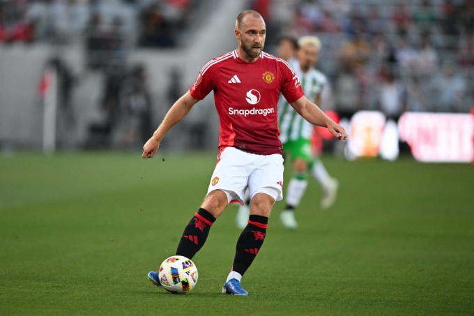 Đón Ugarte, Man Utd bán đứt Eriksen