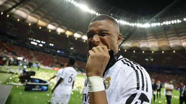 Lần đầu cho Mbappe?