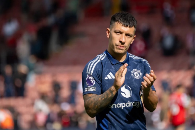 Ảnh bài viết 'Gã đồ tể' của Man Utd chuyền 97%, 7 lần thu hồi bóng, 4 pha đánh chặn