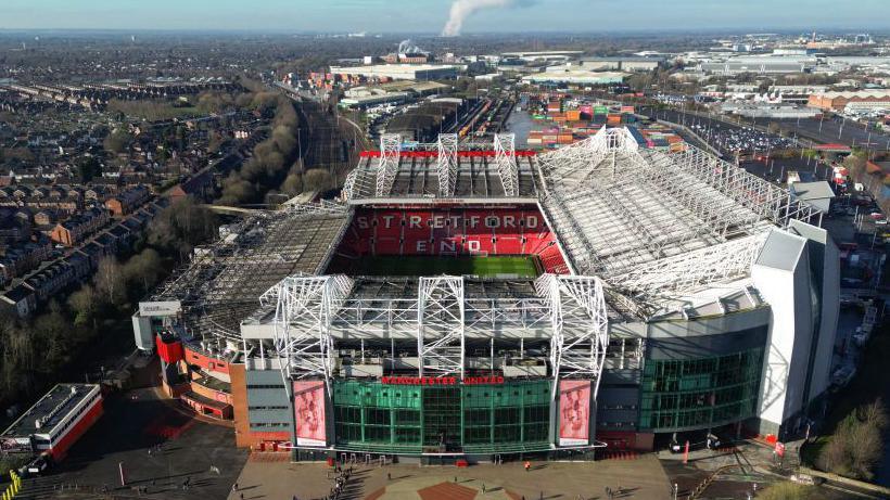 Ảnh bài viết Man United có thể phá hủy sân Old Trafford
