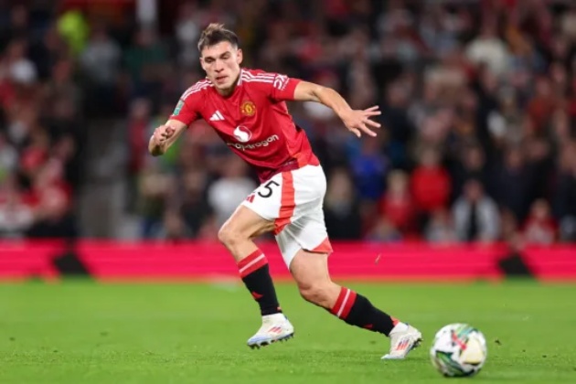 Ảnh bài viết 'Ugarte không giải quyết được vấn đề của M.U, hoàn toàn biến mất'