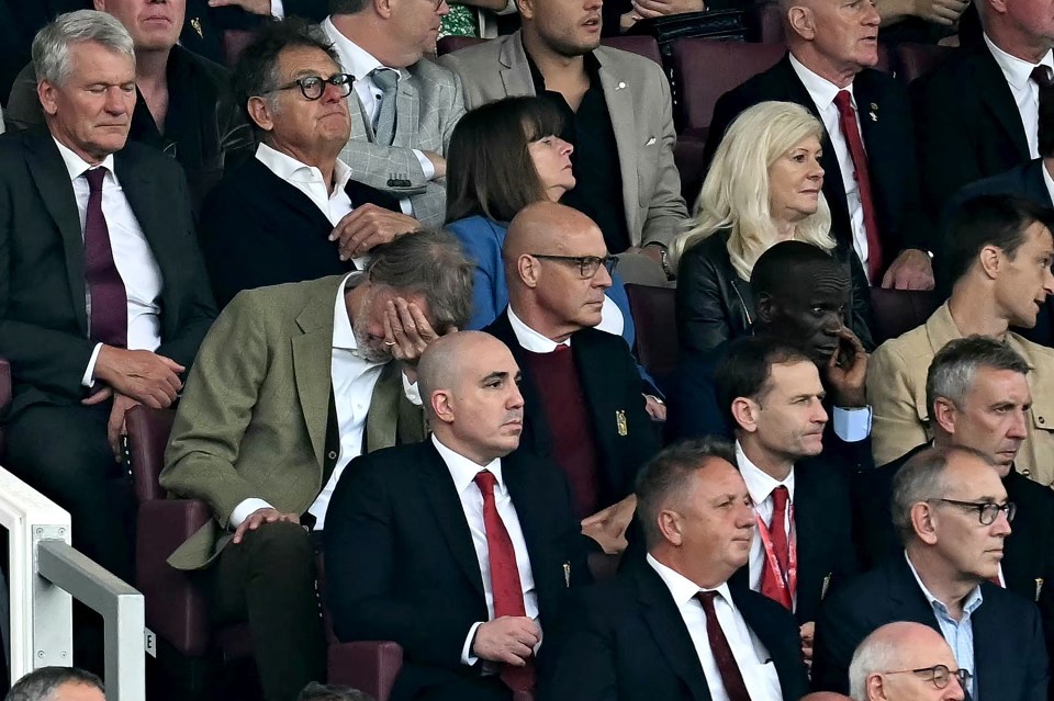 Jim Ratcliffe cạn lời với Man Utd