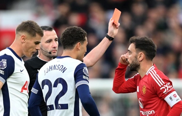 Bruno Fernandes tức giận kêu oan