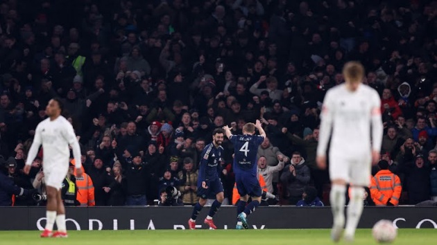 CHÍNH THỨC! Hạ Arsenal, MU gặp 'oan gia ngõ hẹp' ở vòng 4 FA Cup