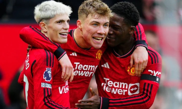 Quá điên rồ! Man Utd tạo địa chấn làm rung chuyển phiên chợ Đông