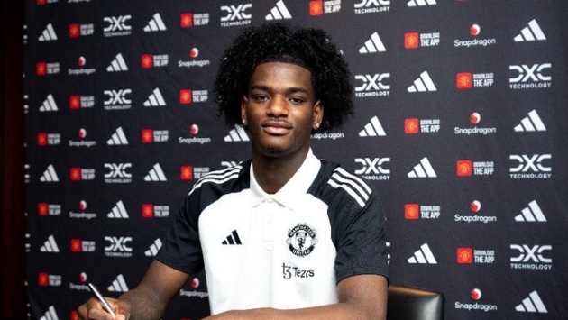 Ảnh bài viết CHÍNH THỨC! MU ra mắt tân binh đầu tiên, thêm một 'vụ cướp' từ Arsenal