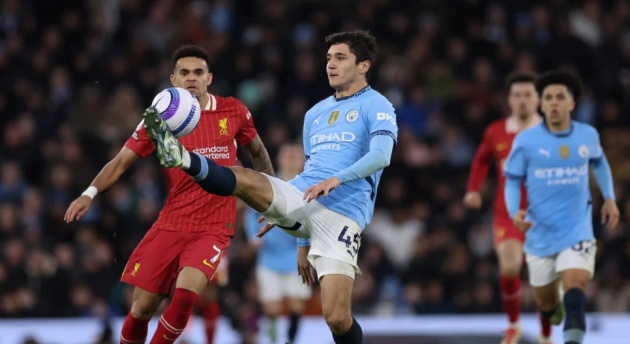 Man City sụp đổ, tân binh ngẩng cao đầu