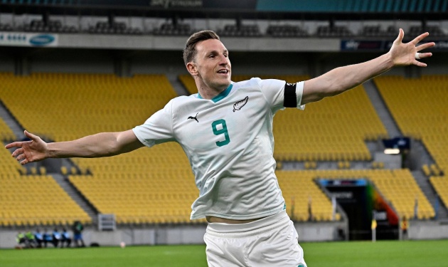 Lập hat-trick, hiện tượng Chris Wood gây sốc với tình huống kỳ lạ nhất năm