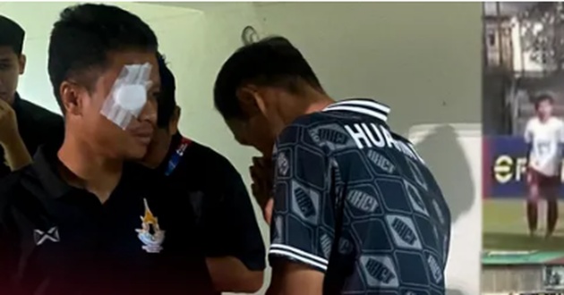Quá phẫn nộ! Cầu thủ Thái Lan đánh trọng tài, đấm đối thủ hỏng mắt