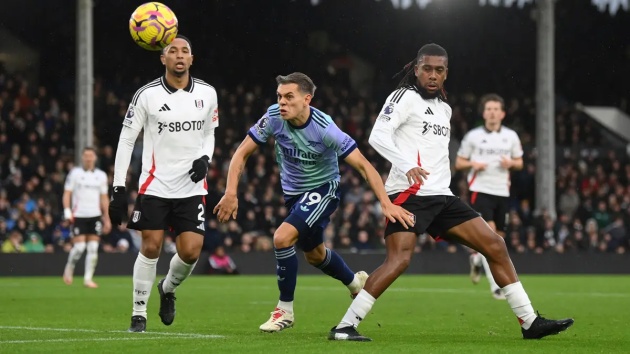 Lý do Arsenal phải loại bỏ Trossard
