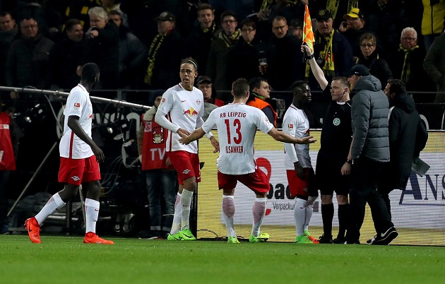 Chùm ảnh: Dortmund nhọc nhằn vượt qua hiện tượng RB Leipzig - Bóng Đá