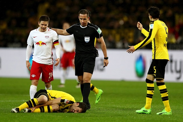 Chùm ảnh: Dortmund nhọc nhằn vượt qua hiện tượng RB Leipzig - Bóng Đá