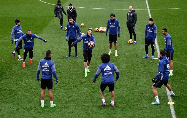 Ronaldo và Zidane tươi rói trước chuyến làm khách trước Osasuna - Bóng Đá