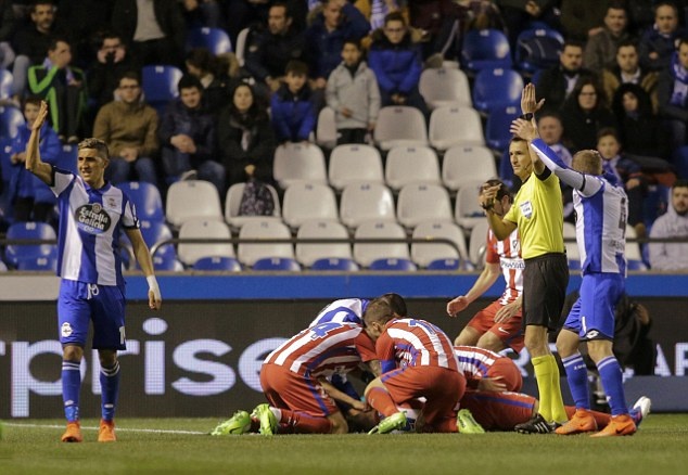 Chùm ảnh: Griezmann lập siêu phẩm, Atletico vẫn cầm chân - Bóng Đá